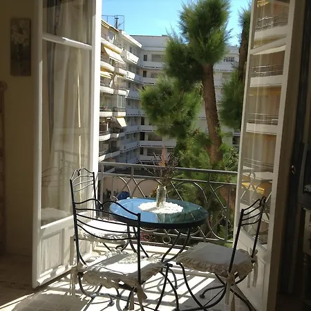 Cannes, Croisette, Palais Miramar * Cannes